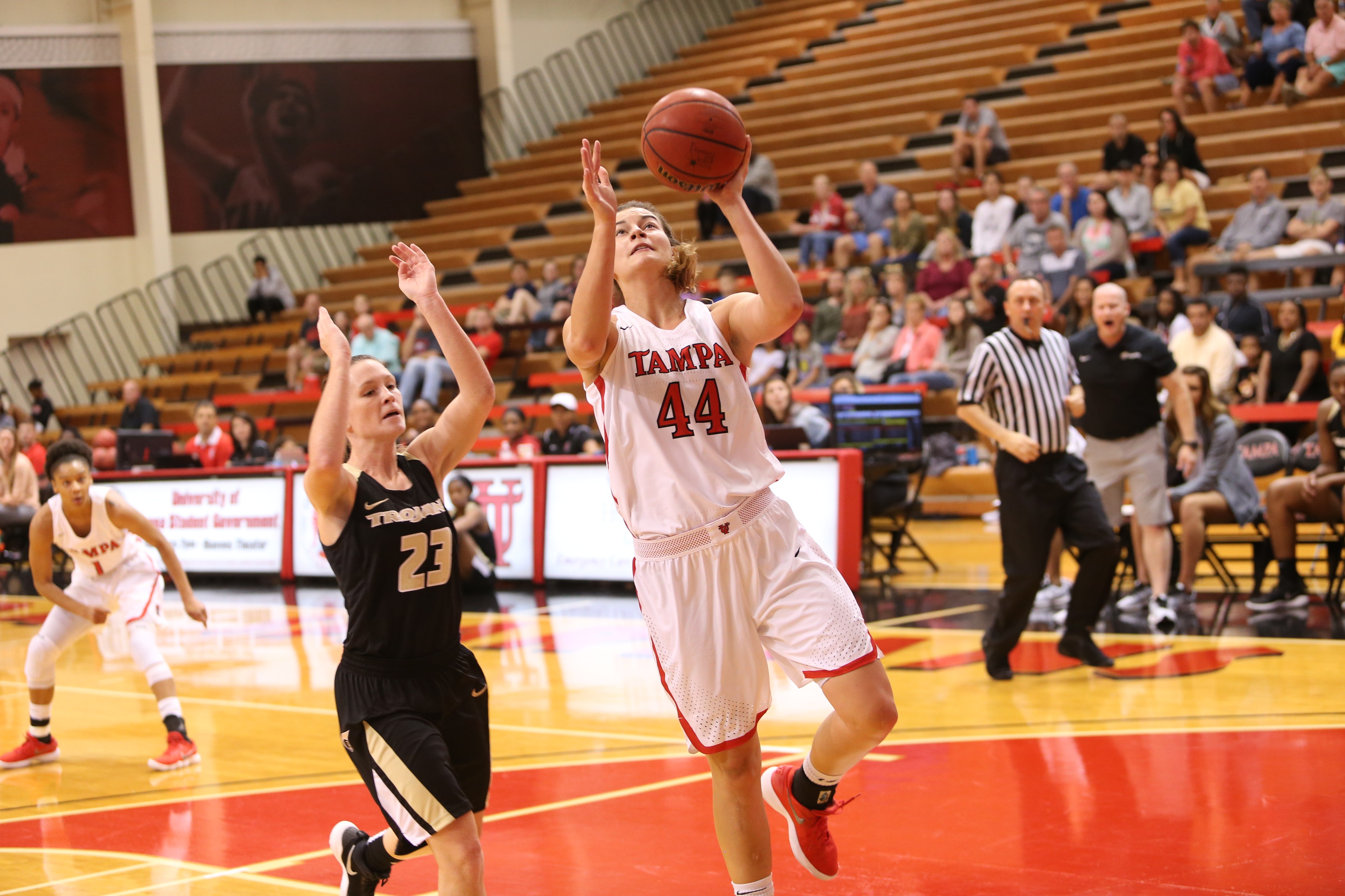 Women’s Basketball Favored as First in Preseason Poll